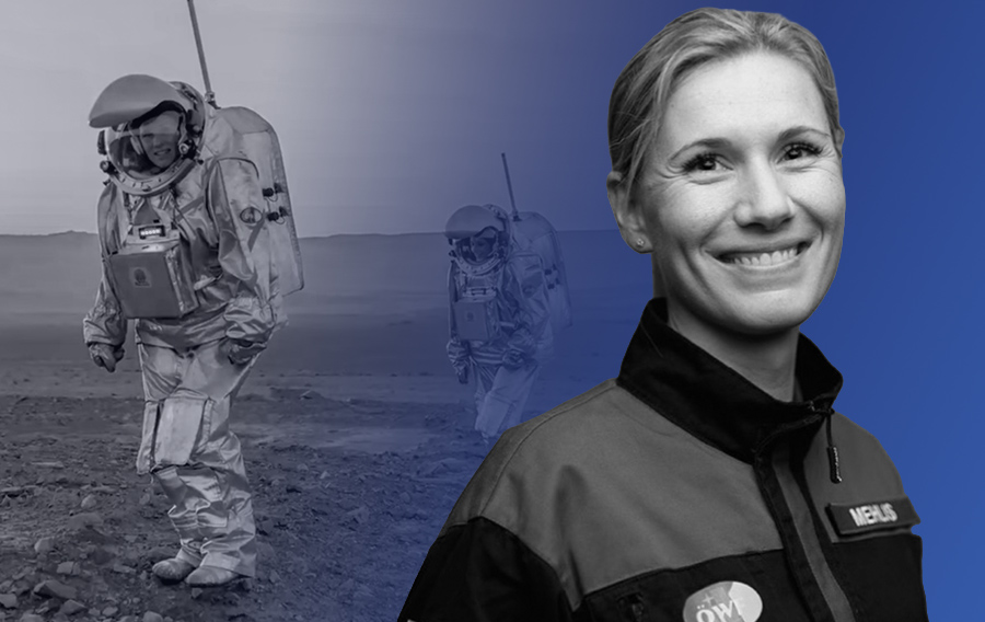 Dr. Anika Mehlis - Image and example mars eva suit